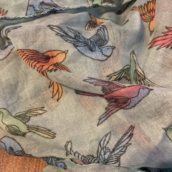 NWT eternity loop scarf, lightweight, bird pattern - Picture 3 of 4
